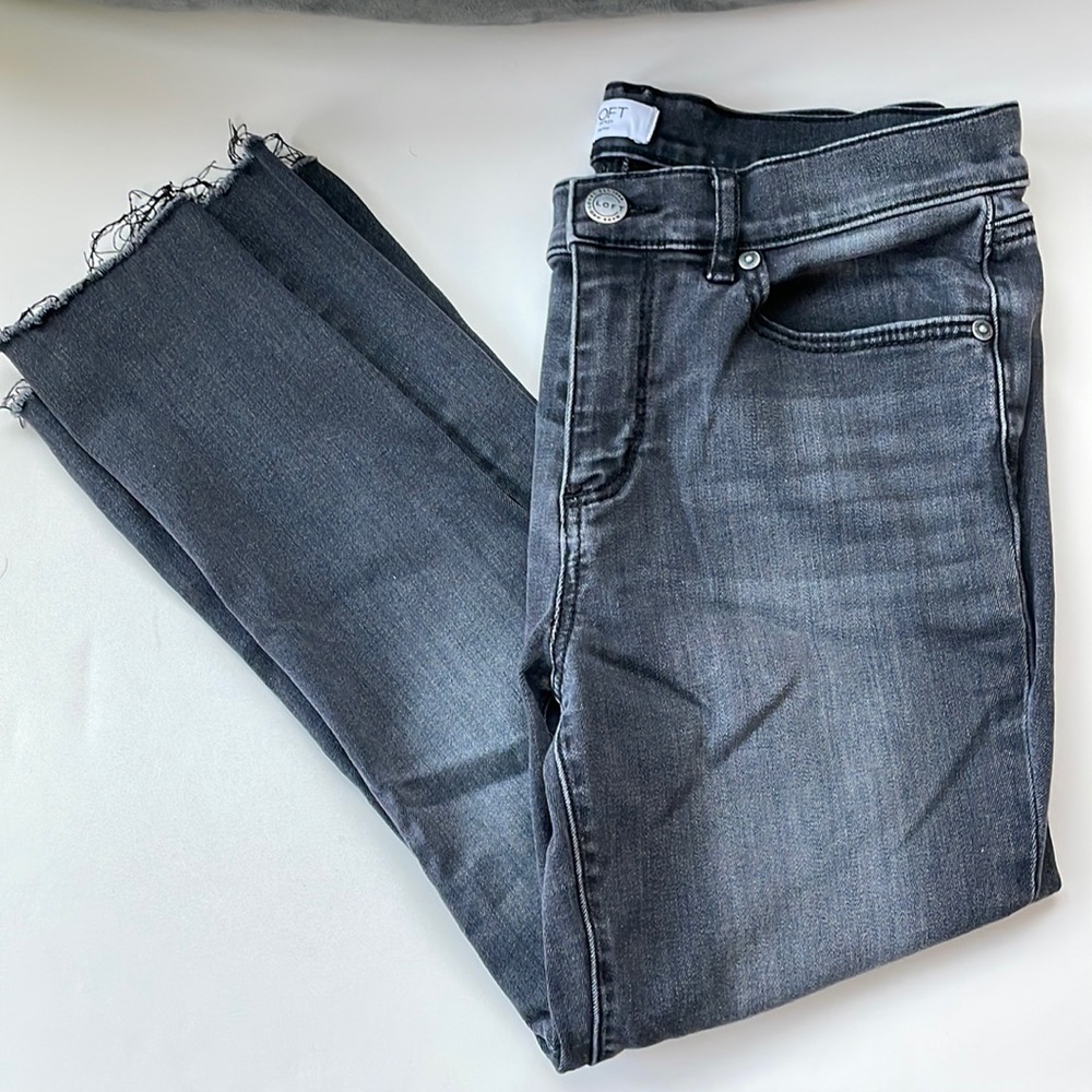 Ann Taylor Loft Outlet Black Denim Jeans, Size 8P